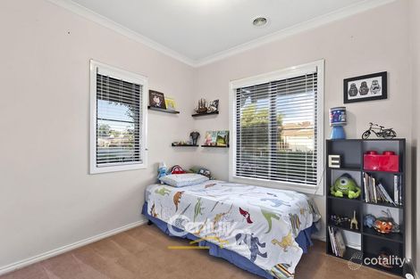 Property photo of 2 The Glen Pakenham VIC 3810
