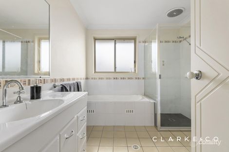 Property photo of 5 Hibiscus Crescent Aberglasslyn NSW 2320