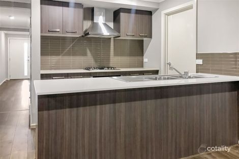 Property photo of 10 Glenbrook Drive Wyndham Vale VIC 3024