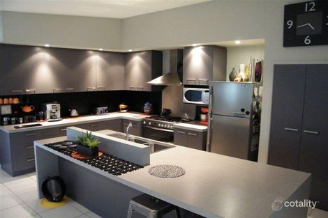 Property photo of 27 Canecutters Drive Ooralea QLD 4740