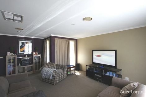 Property photo of 38 Thames Boulevard Werribee VIC 3030