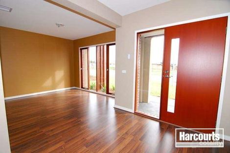 Property photo of 44 Nature Circuit Cranbourne North VIC 3977