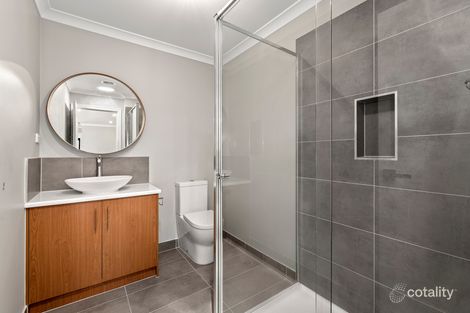 Property photo of 4B Koonalda Grove Dandenong North VIC 3175