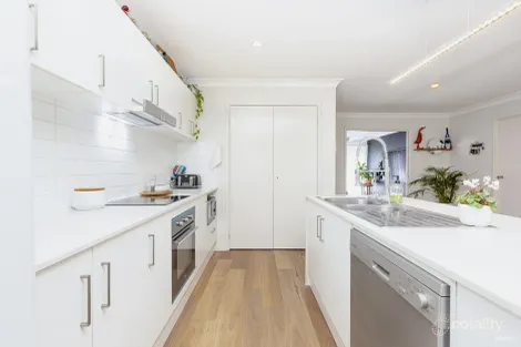 Property photo of 35 Sapphire Drive Rutherford NSW 2320