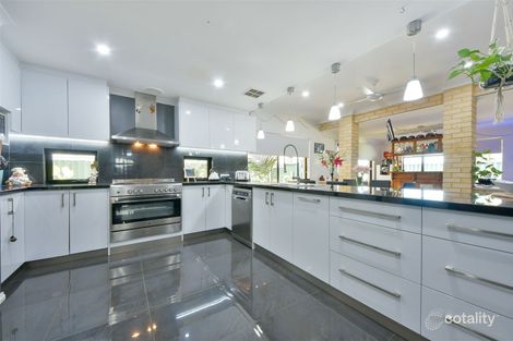 Property photo of 19 Whyalla Circle Port Kennedy WA 6172