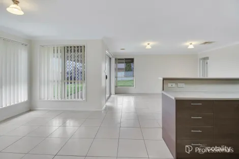 Property photo of 17 Dundale Crescent Estella NSW 2650