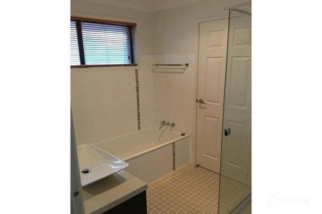 Property photo of 5 Renmark Court Helensvale QLD 4212