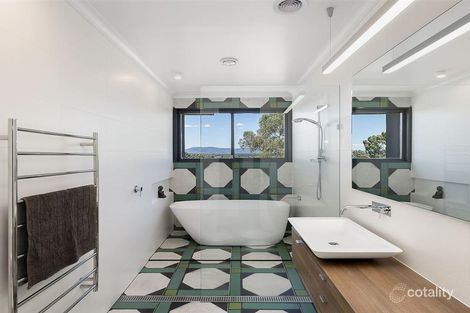 Property photo of 1 Argyle Court Glen Waverley VIC 3150