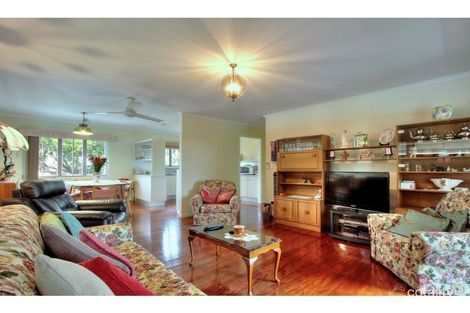 Property photo of 21 Kiparra Street Mansfield QLD 4122