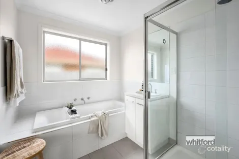 Property photo of 2 Chapel Street Whittington VIC 3219