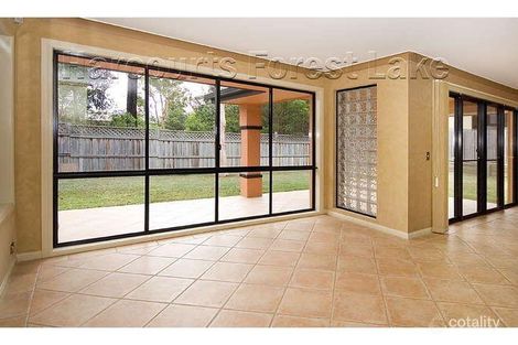 Property photo of 5 Canterbury Close Forest Lake QLD 4078
