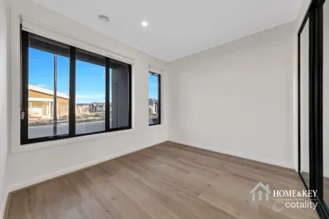 Property photo of 41 Rulingia Road Donnybrook VIC 3064