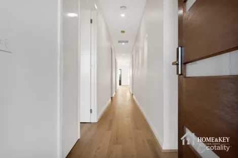 Property photo of 41 Rulingia Road Donnybrook VIC 3064