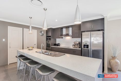 Property photo of 4 Harvill Court Molendinar QLD 4214