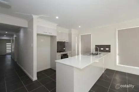Property photo of 1/62 Deepak Drive Willow Vale QLD 4209