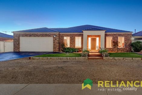 35 Featherhead Way, Harkness, VIC 3337