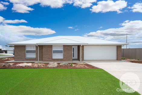 Property photo of 2 Lovell Place Lloyd NSW 2650