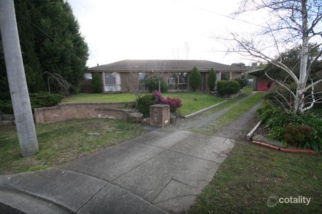 30 Bowness Ct, Croydon Hills, VIC 3136