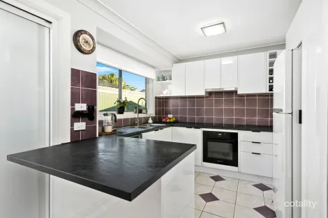 Property photo of 16 Birra Drive Oak Flats NSW 2529