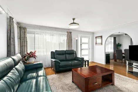 Property photo of 16 Birra Drive Oak Flats NSW 2529