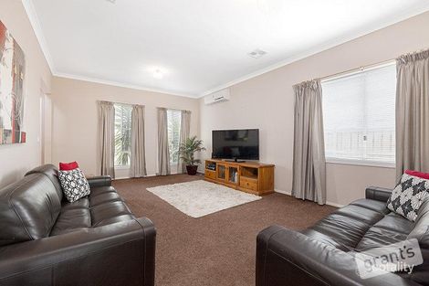Property photo of 10 Maor Drive Pakenham VIC 3810