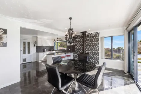 Property photo of 6 Lanena Crescent Lanena TAS 7275