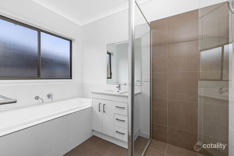 Property photo of 65 Willoby Drive Alfredton VIC 3350