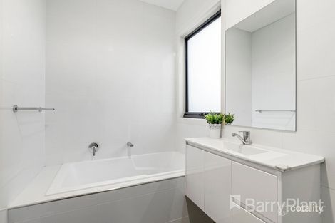 Property photo of 2/30 Moama Street Braybrook VIC 3019
