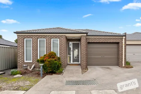 42 Renlik Cct, Cranbourne North, VIC 3977