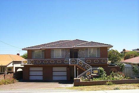 26 Blackwood Ave, Hamilton Hill, WA 6163