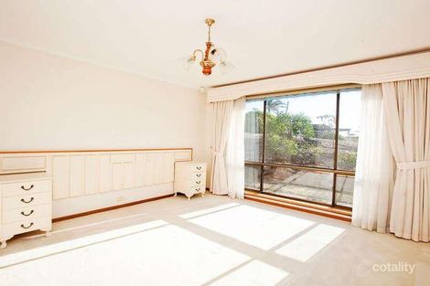 8 Sandison Rd, Hallett Cove, SA 5158