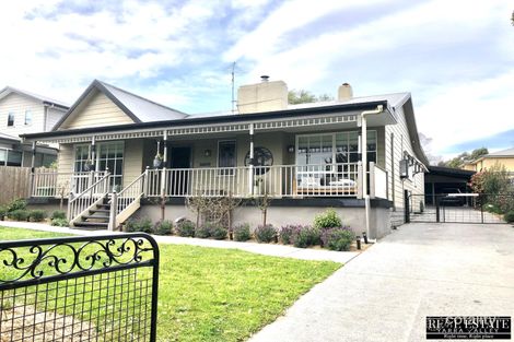 Property photo of 2 Evelyn Grove Healesville VIC 3777