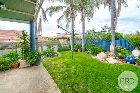 Property photo of 42 Simkin Crescent Kooringal NSW 2650