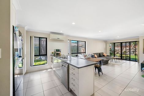 Property photo of 8 Aldgate Crescent Pacific Pines QLD 4211