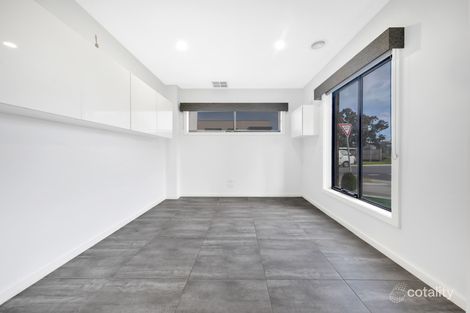 Property photo of 8 Conjola Way Wollert VIC 3750