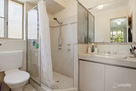 Property photo of 1 Malabor Mews Halls Head WA 6210