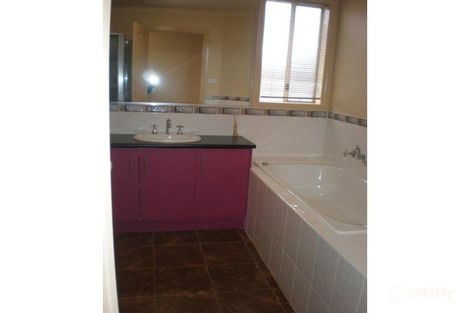 Property photo of 152 Thames Boulevard Tarneit VIC 3029