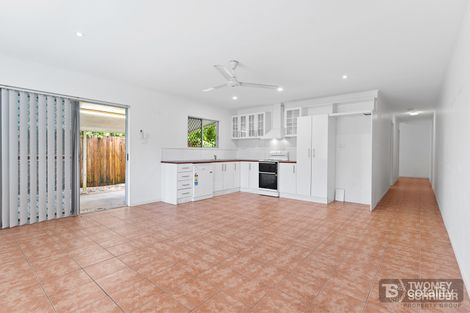 2/7 Blantyre Cl, Manunda, QLD 4870