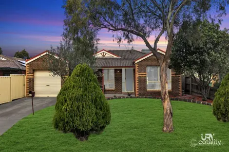 Property photo of 32 Lincolne Crescent Roxburgh Park VIC 3064