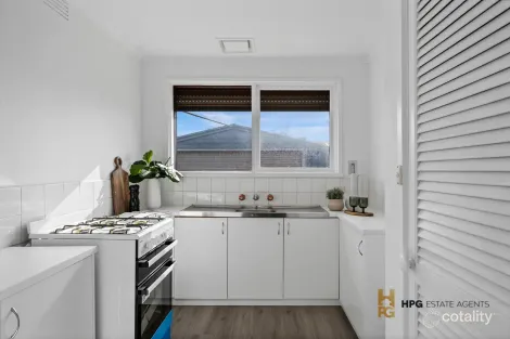 Property photo of 40 Throsby Crescent Deer Park VIC 3023