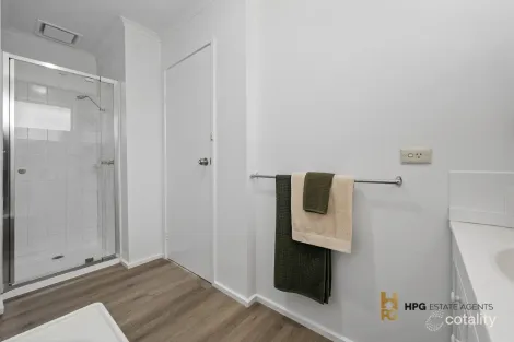 Property photo of 40 Throsby Crescent Deer Park VIC 3023