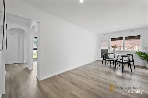 Property photo of 40 Throsby Crescent Deer Park VIC 3023