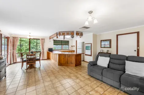 Property photo of 13 Wyatt Road Direk SA 5110