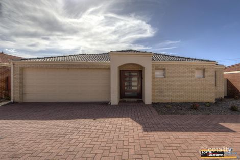 8/11 Longhurst Way, Queens Park, WA 6107