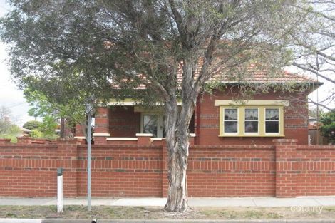 33 Oakhill Ave, Reservoir, VIC 3073