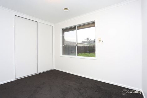 Property photo of 9 Edgecombe Way Roxburgh Park VIC 3064