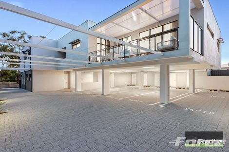 Property photo of 2/537 Beach Road Duncraig WA 6023