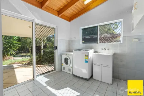 Property photo of 7 Samuel Street Yorkeys Knob QLD 4878