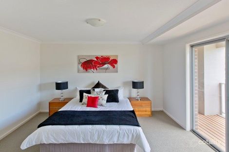 Property photo of 18 Greenhaven Gardens South Morang VIC 3752