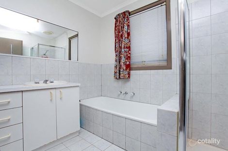 Property photo of 2/30 Gabrielle Crescent Gladstone Park VIC 3043